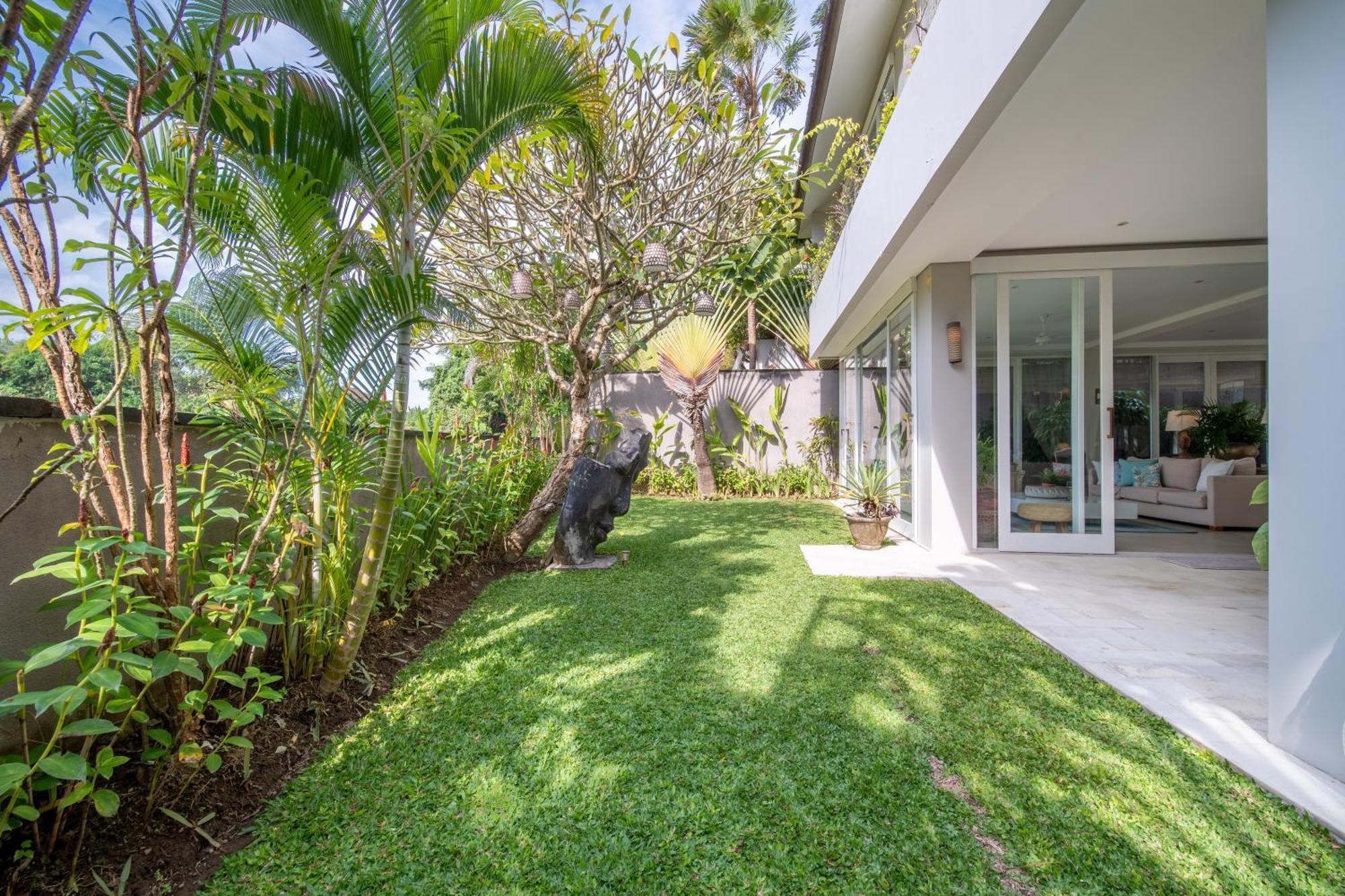 Villa Sunsara 4 - Enchanting 4Br Villa In A Great Location Canggu Екстериор снимка